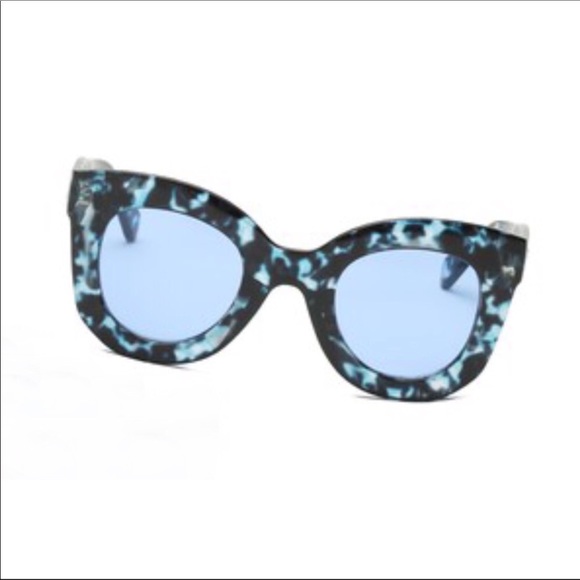 Round Cat Eye Oversized Sunglasses - Picture 2 of 3